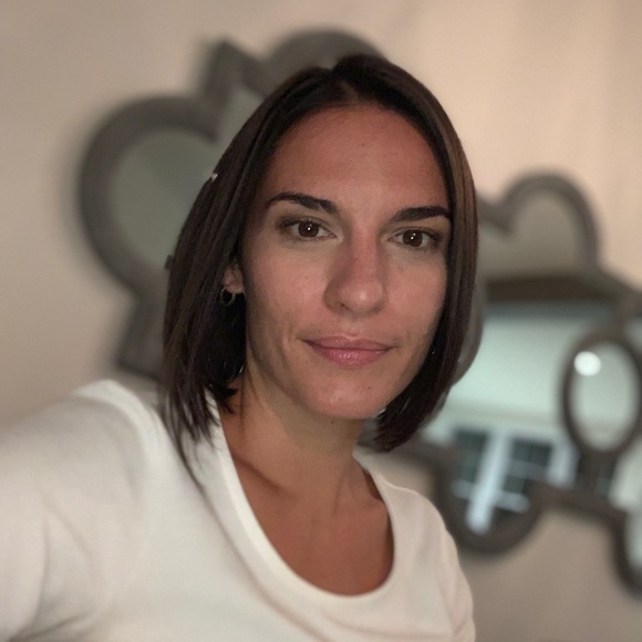 Meet the Posher Other - Meet your Posher, Lea